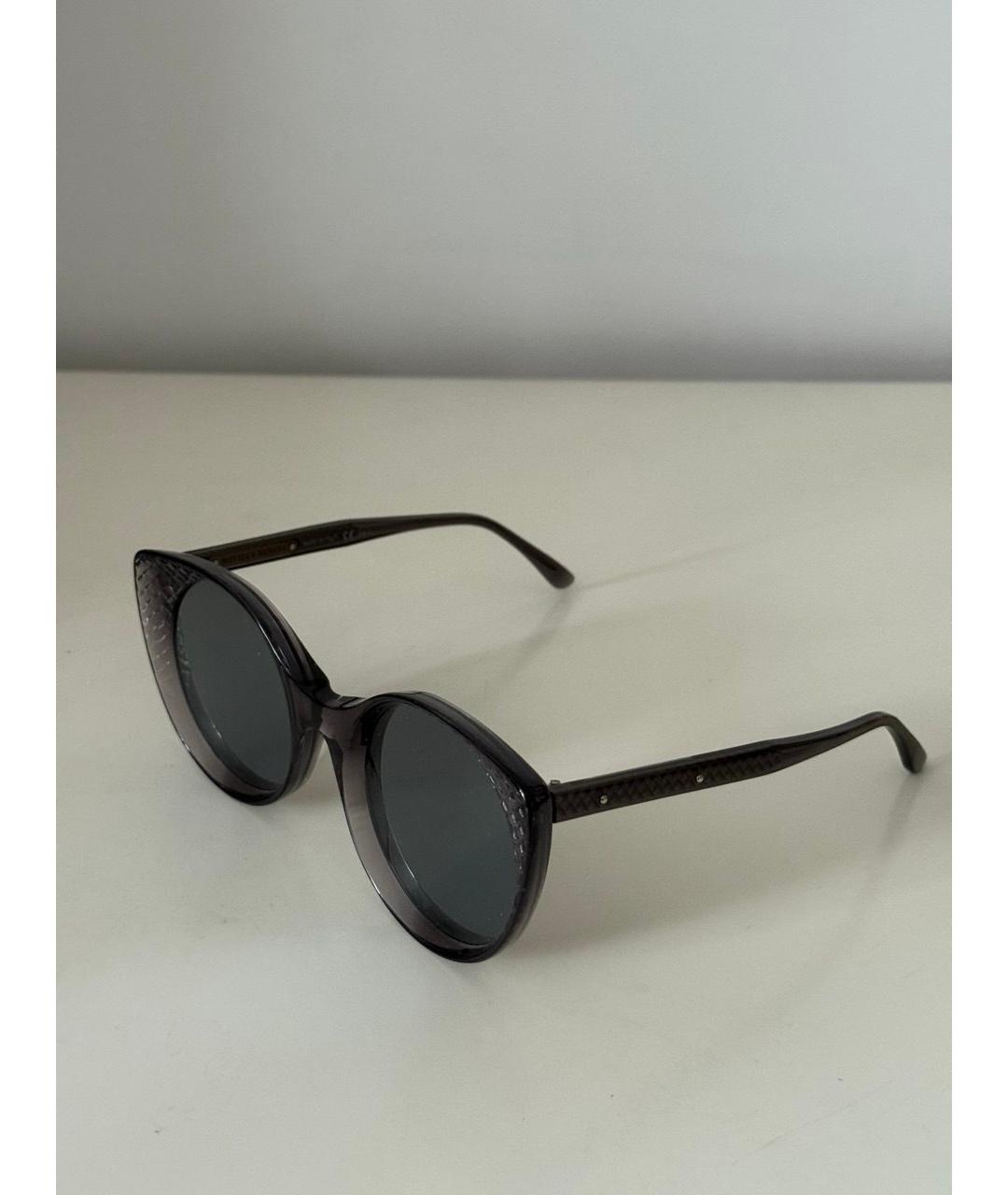 BOTTEGA VENETA Антрацитовые пластиковые солнцезащитные очки, фото 3