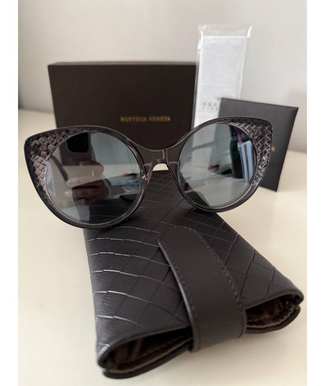 BOTTEGA VENETA Антрацитовые пластиковые солнцезащитные очки, фото 2