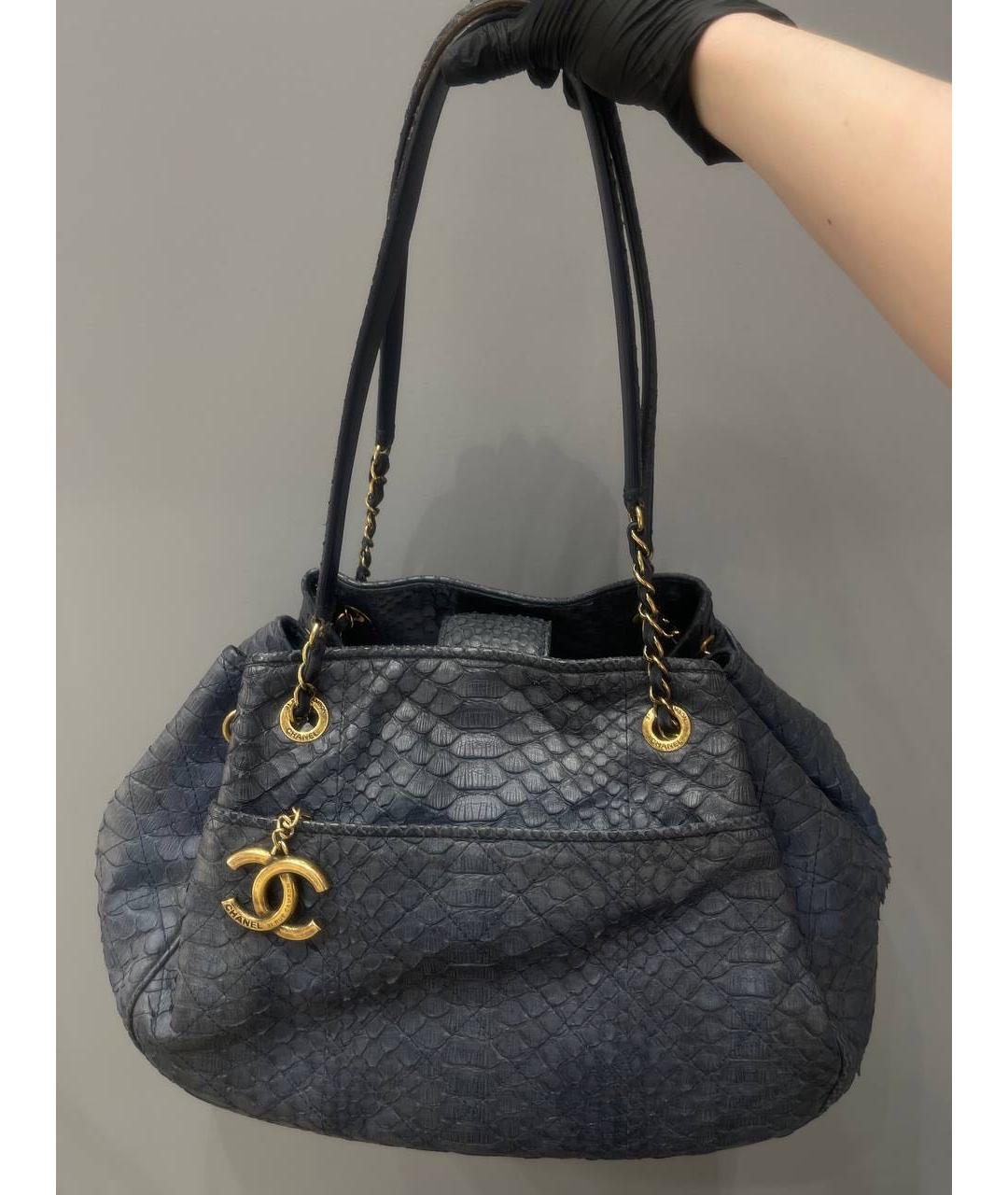 CHANEL Темно-синяя кожаная сумка тоут, фото 3