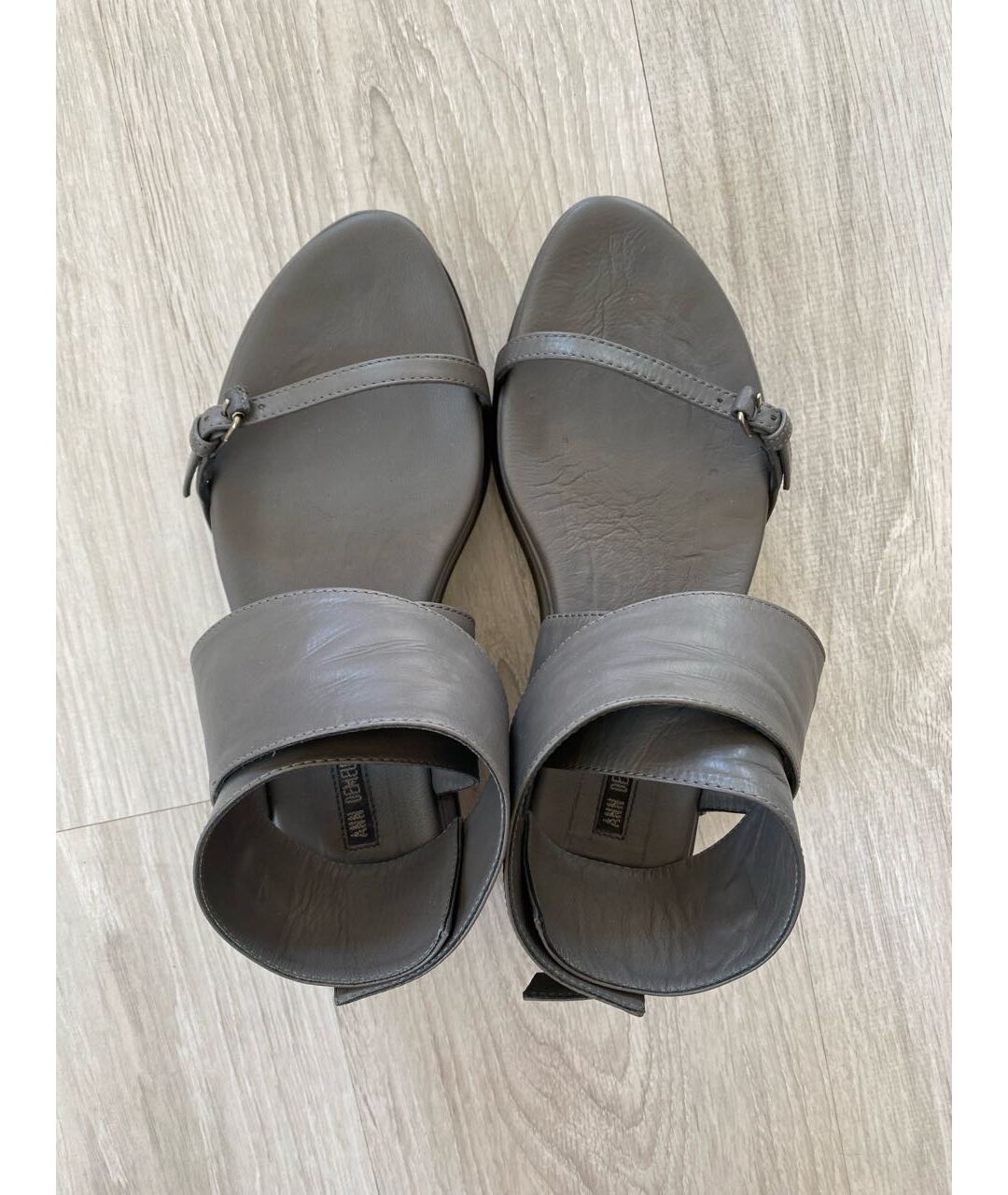 ANN DEMEULEMEESTER Серые кожаные босоножки, фото 3