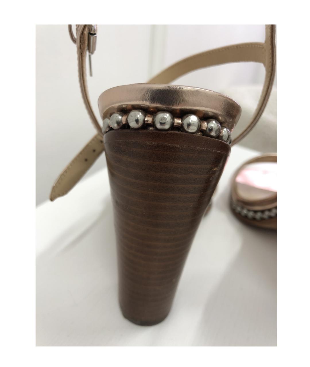 COACH Золотые босоножки из лакированной кожи, фото 7