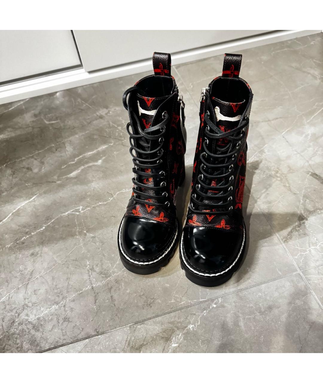 LOUIS VUITTON Черные кожаные ботильоны, фото 2