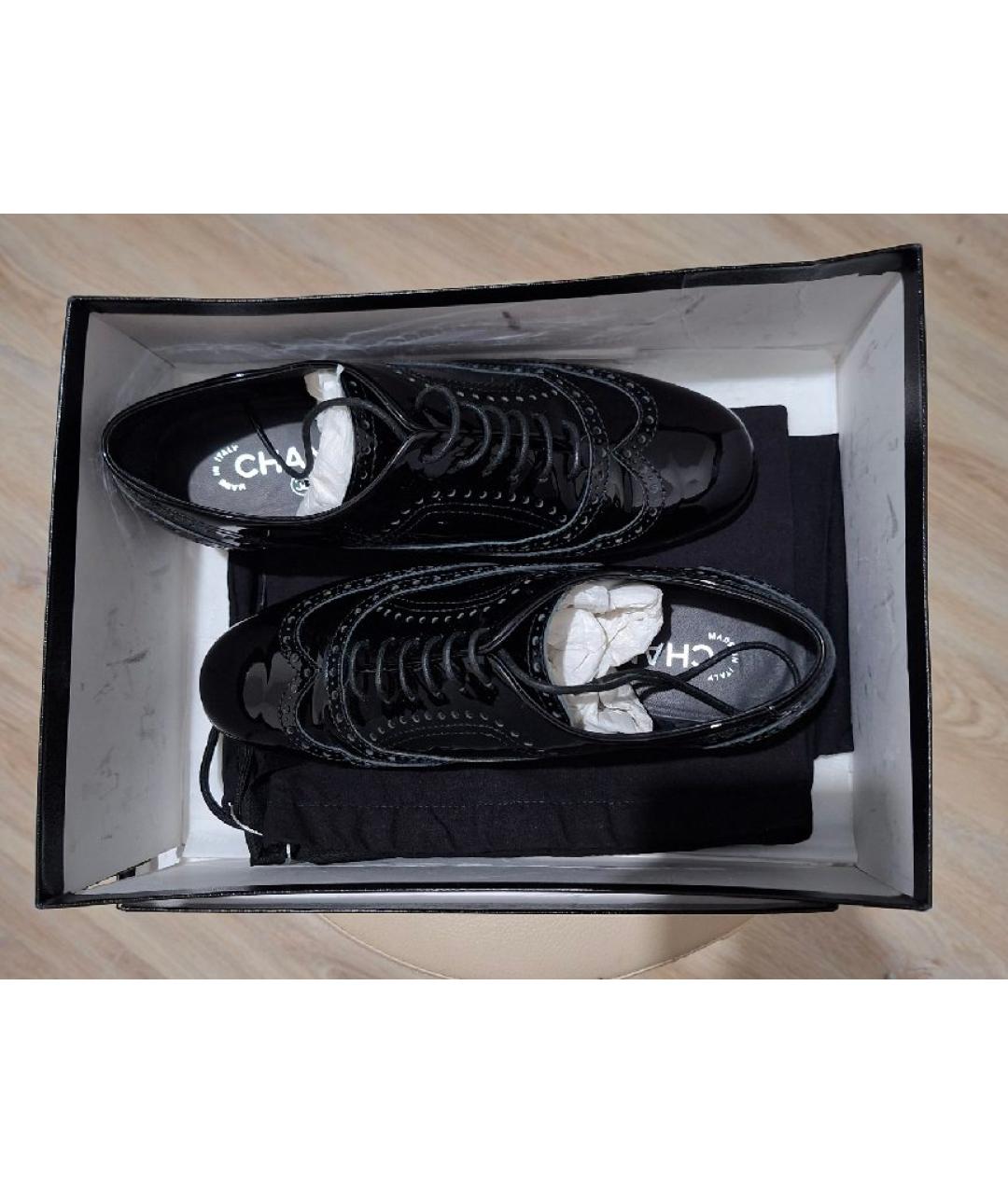 CHANEL Черные брогги и оксфорды из лакированной кожи, фото 8