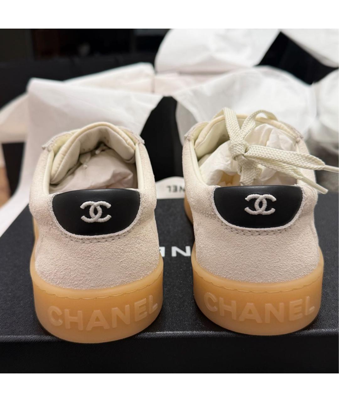 CHANEL Бежевые замшевые кеды, фото 4