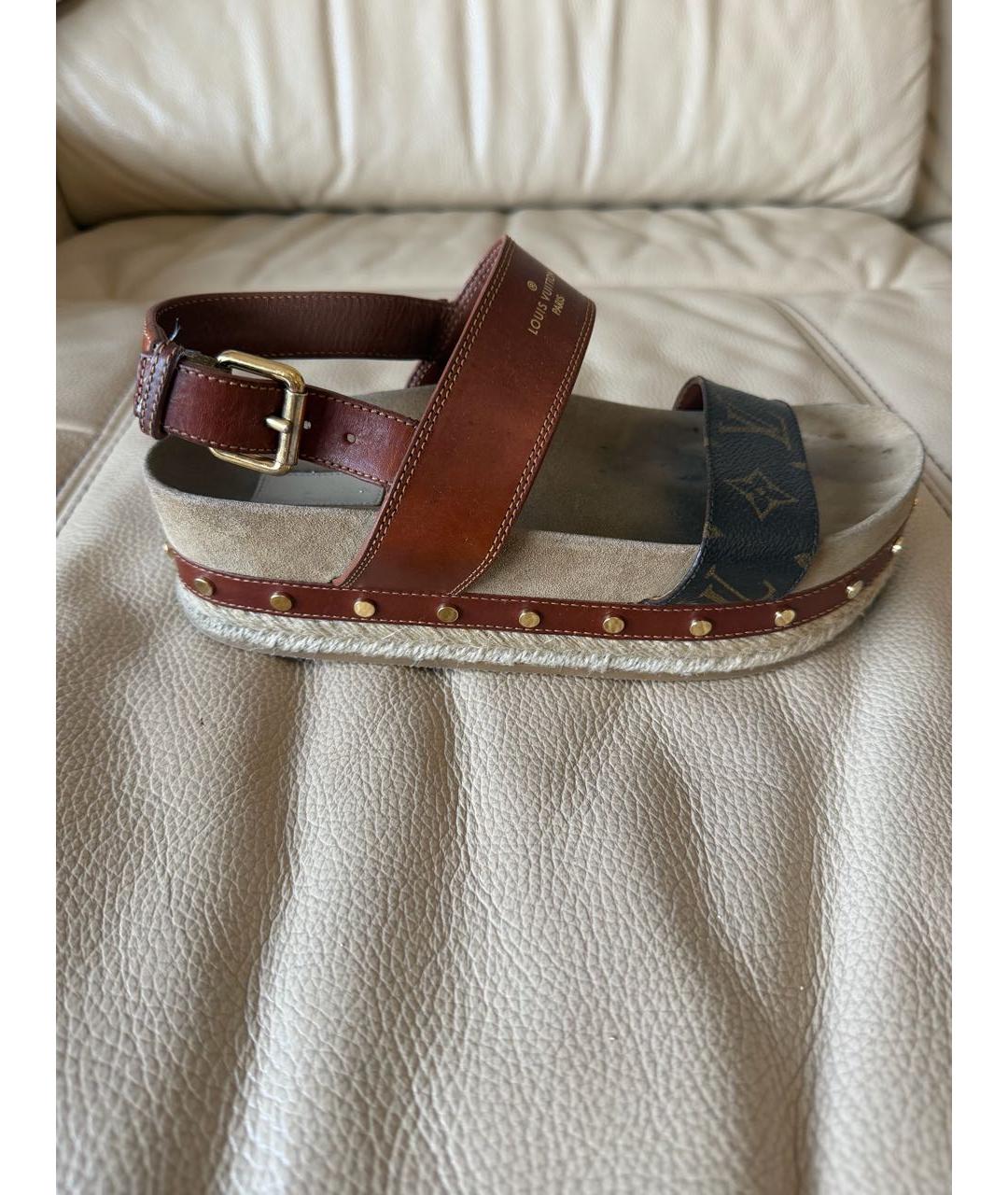 LOUIS VUITTON Коричневые кожаные сандалии, фото 9