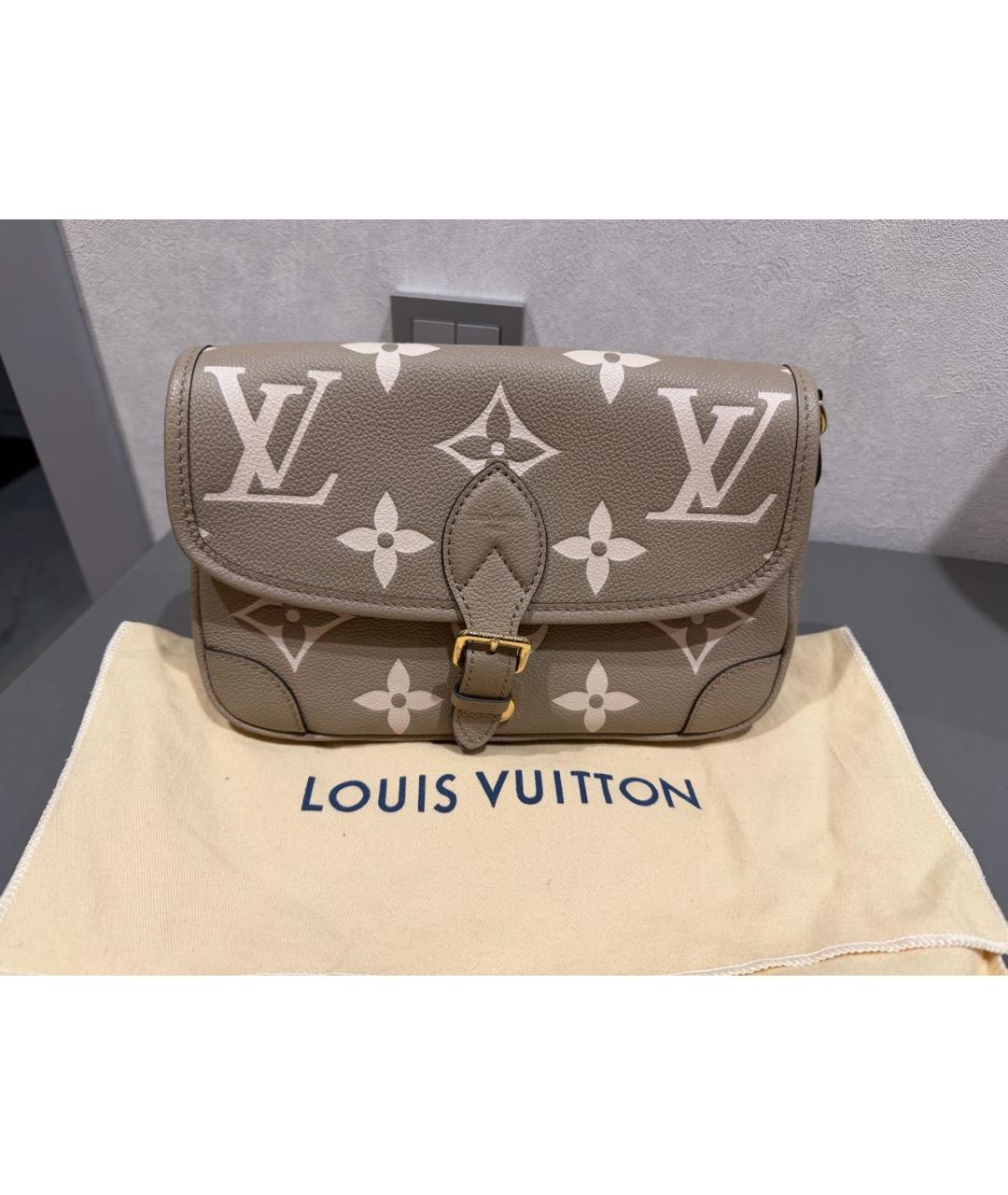 LOUIS VUITTON Бежевая кожаная сумка через плечо, фото 7