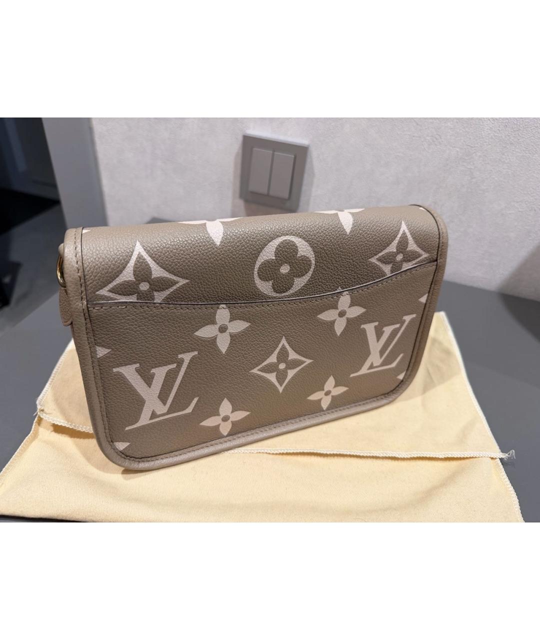 LOUIS VUITTON Бежевая кожаная сумка через плечо, фото 3