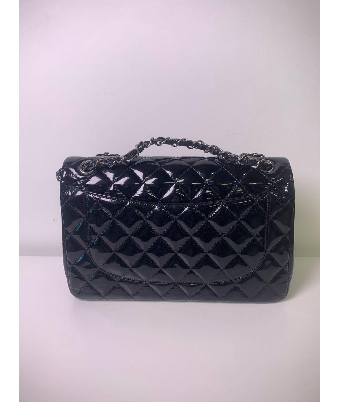 CHANEL Черная сумка через плечо из лакированной кожи, фото 4