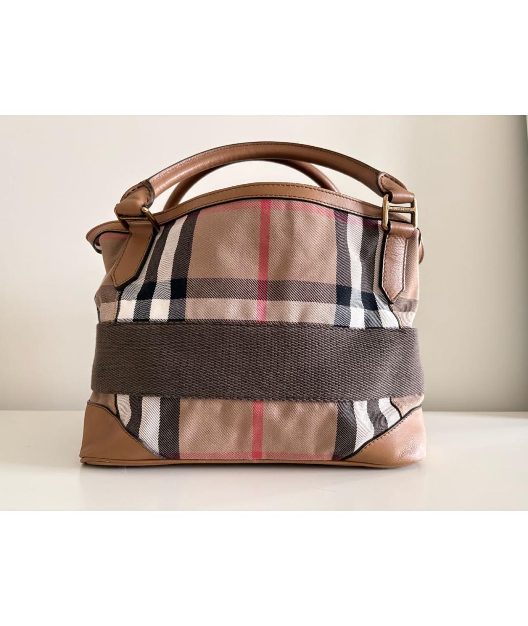 BURBERRY Бежевая кожаная сумка с короткими ручками, фото 3