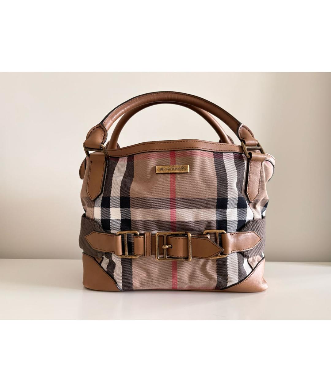 BURBERRY Бежевая кожаная сумка с короткими ручками, фото 9