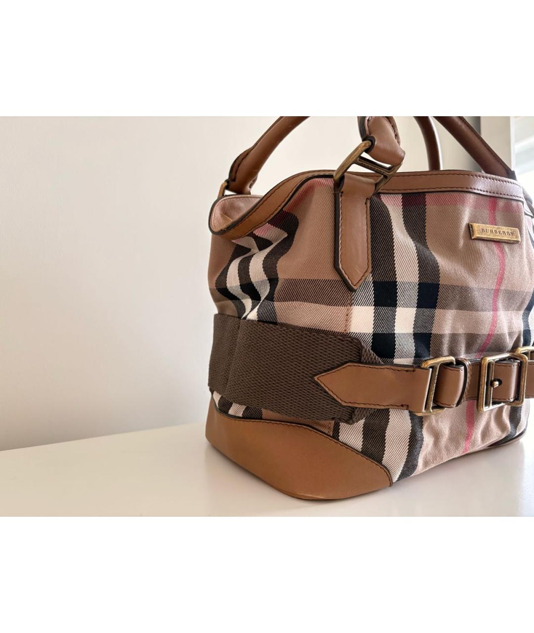 BURBERRY Бежевая кожаная сумка с короткими ручками, фото 2