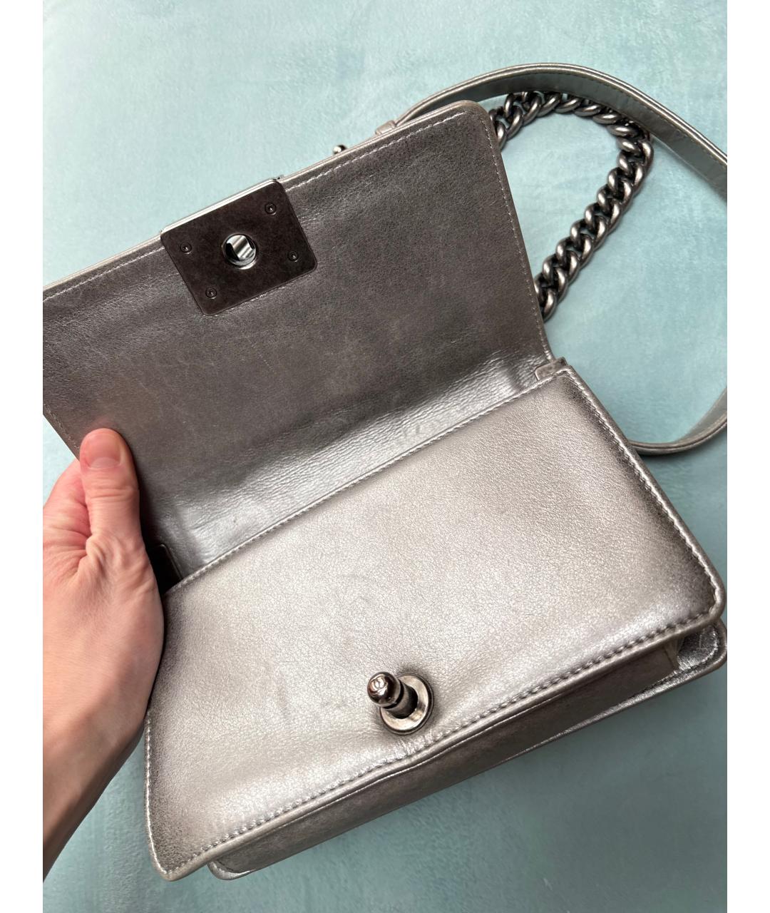 CHANEL Серебряная кожаная сумка через плечо, фото 4