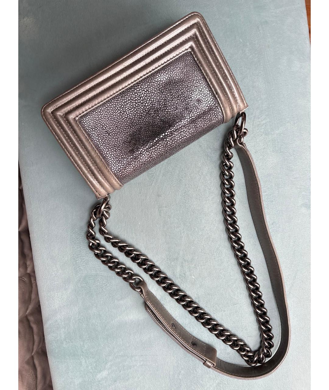 CHANEL Серебряная кожаная сумка через плечо, фото 3