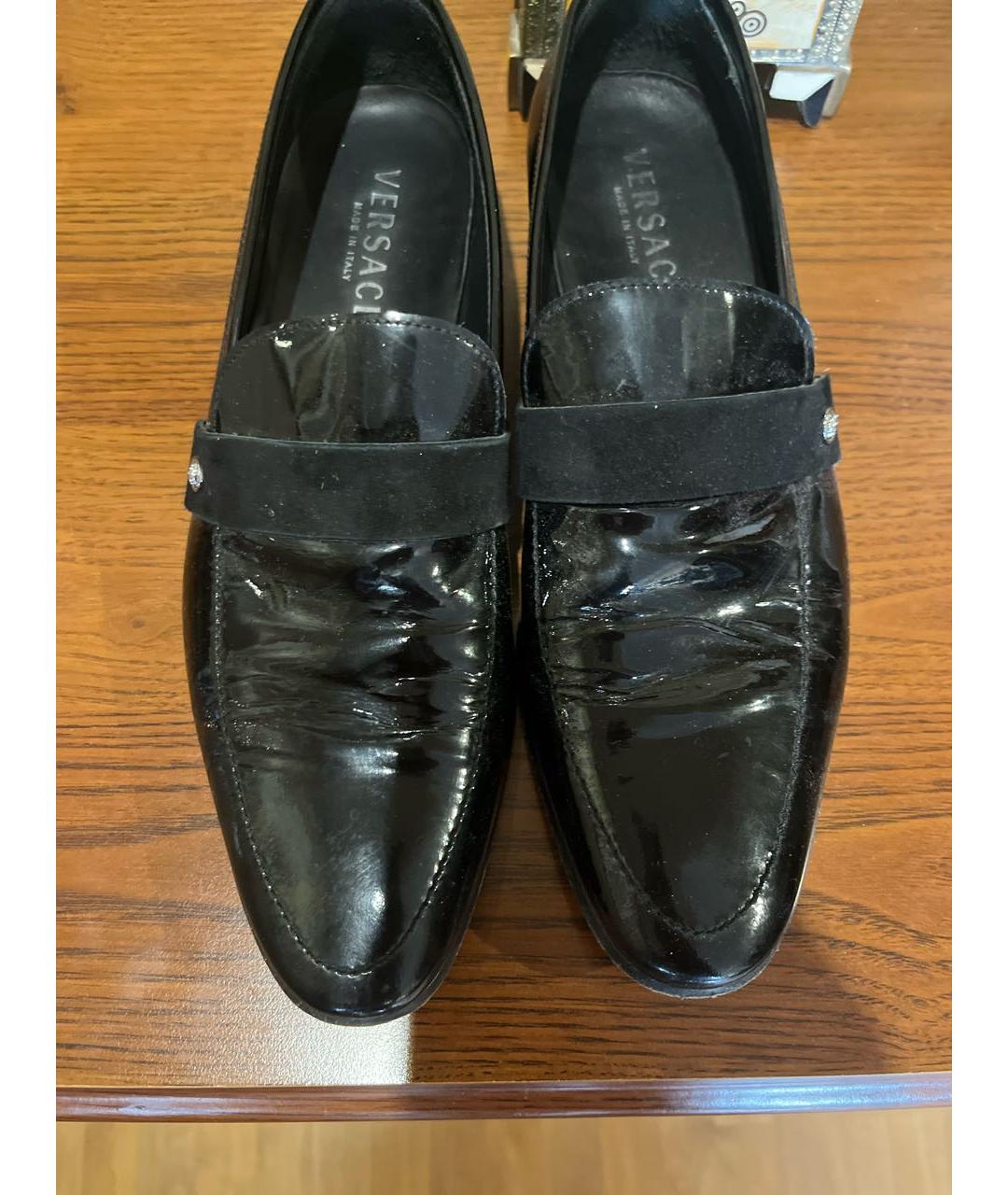 VERSACE Черные туфли из лакированной кожи, фото 5