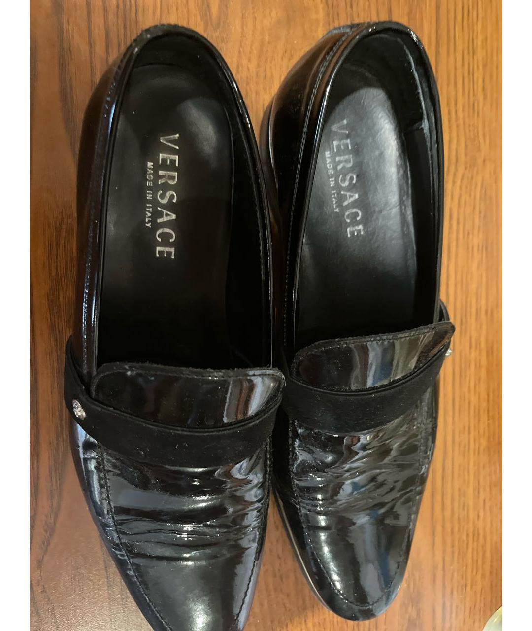VERSACE Черные туфли из лакированной кожи, фото 6