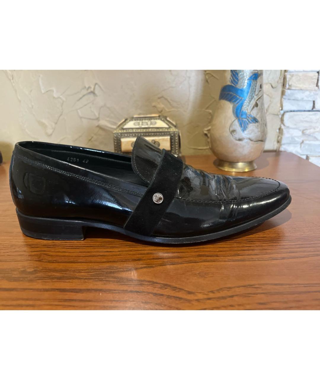 VERSACE Черные туфли из лакированной кожи, фото 9
