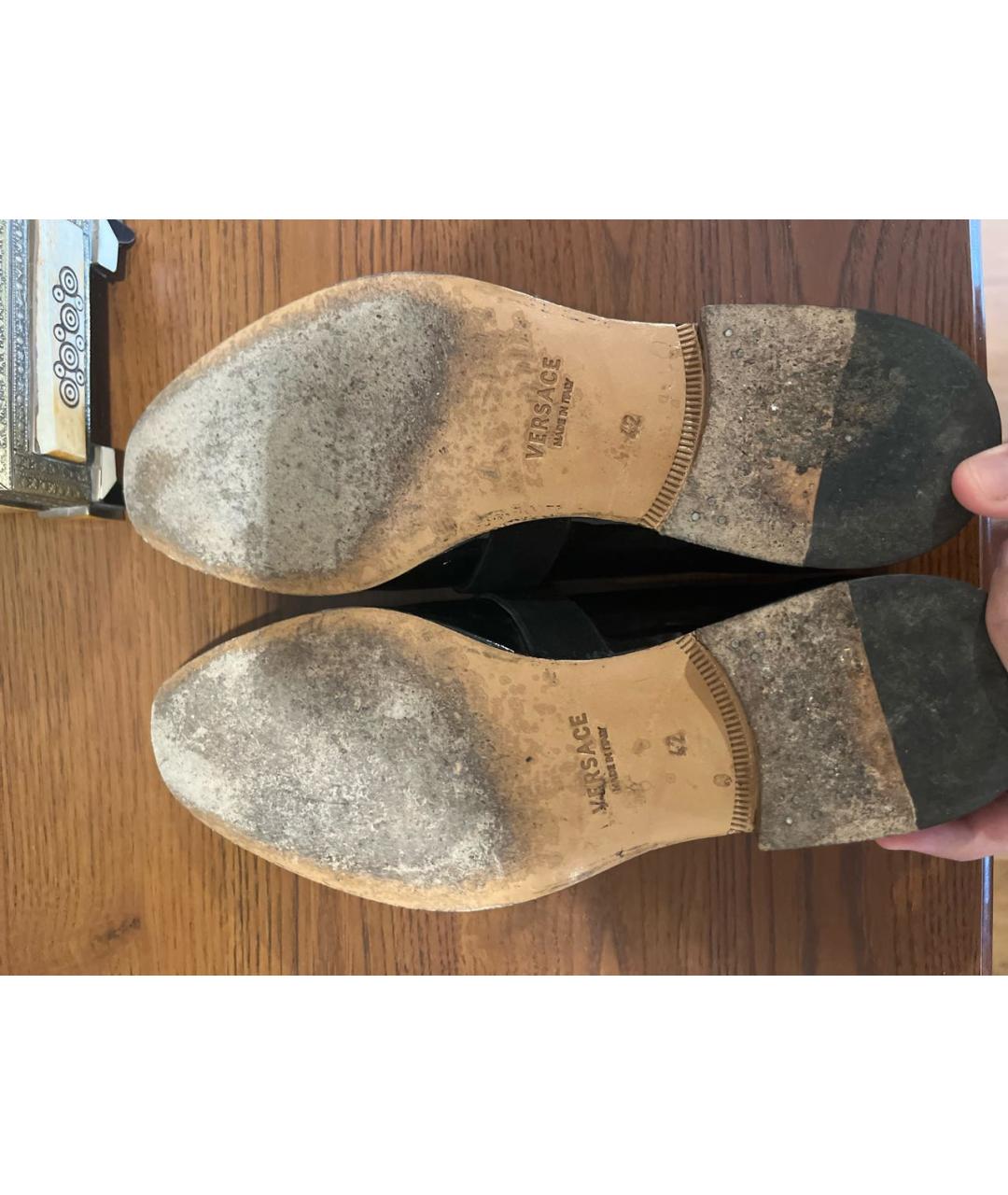 VERSACE Черные туфли из лакированной кожи, фото 8