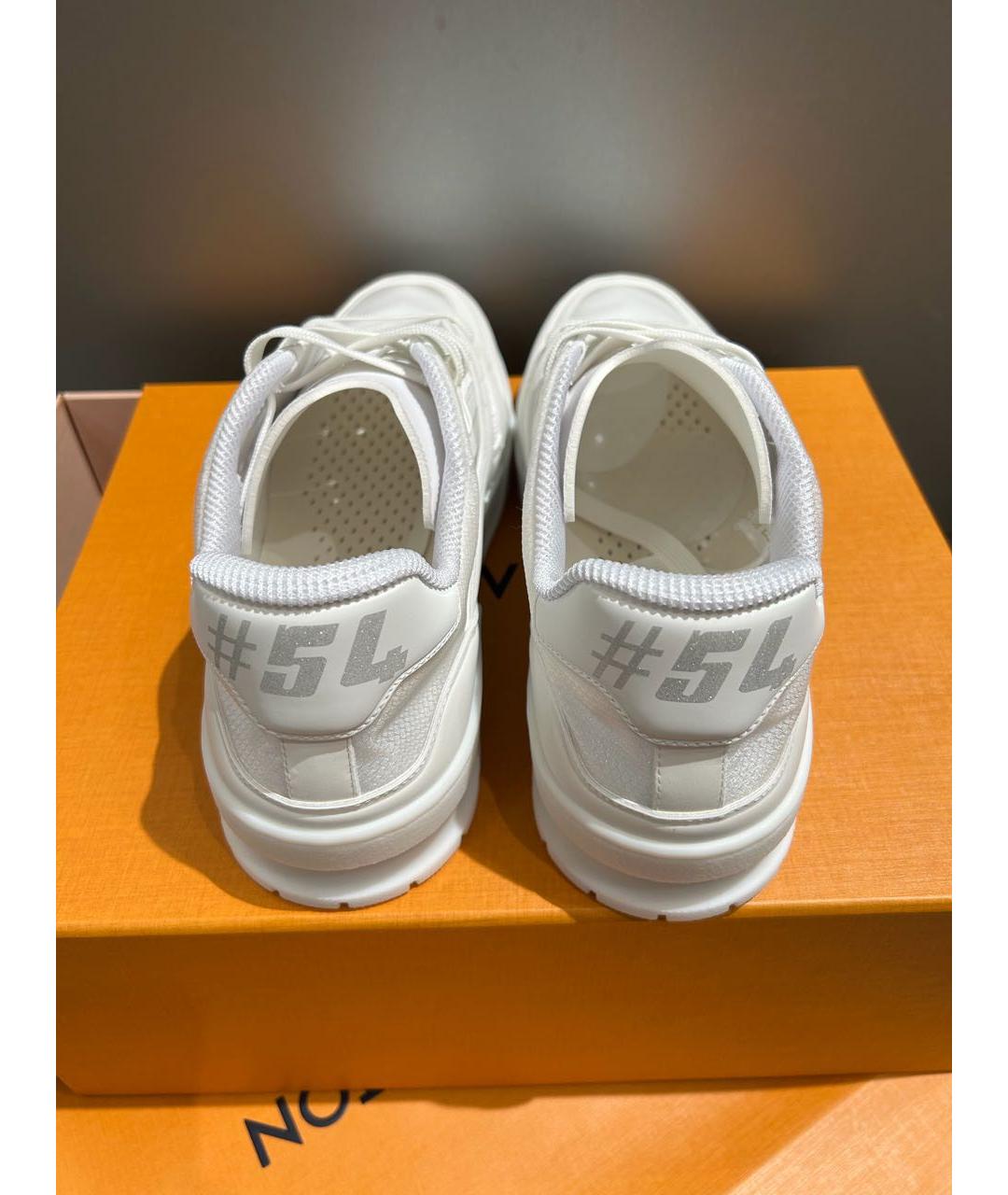 LOUIS VUITTON Белые кожаные низкие кроссовки / кеды, фото 4