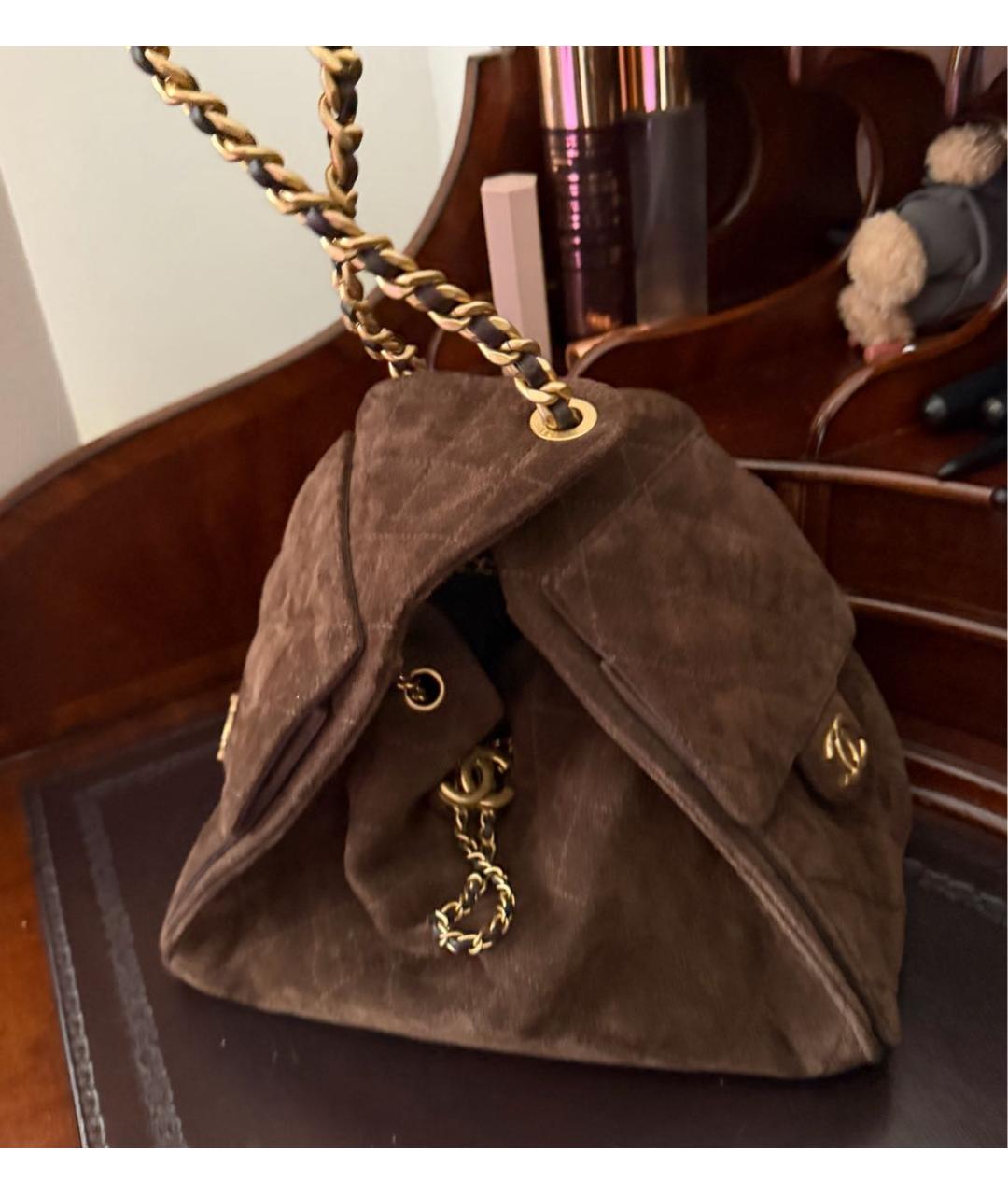 CHANEL Коричневая замшевая сумка через плечо, фото 2