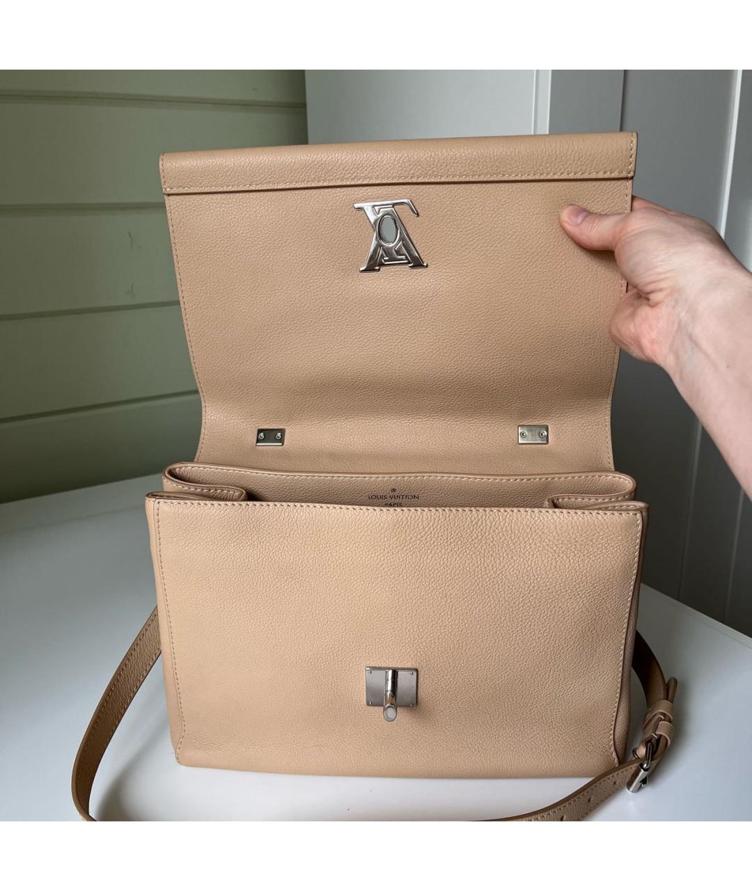 LOUIS VUITTON Бежевая кожаная сумка с короткими ручками, фото 7