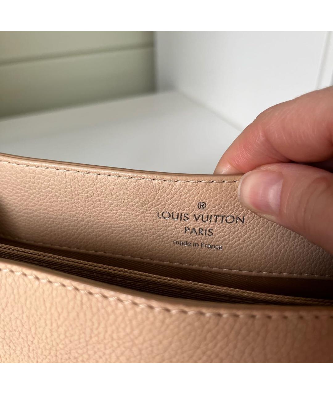 LOUIS VUITTON Бежевая кожаная сумка с короткими ручками, фото 6