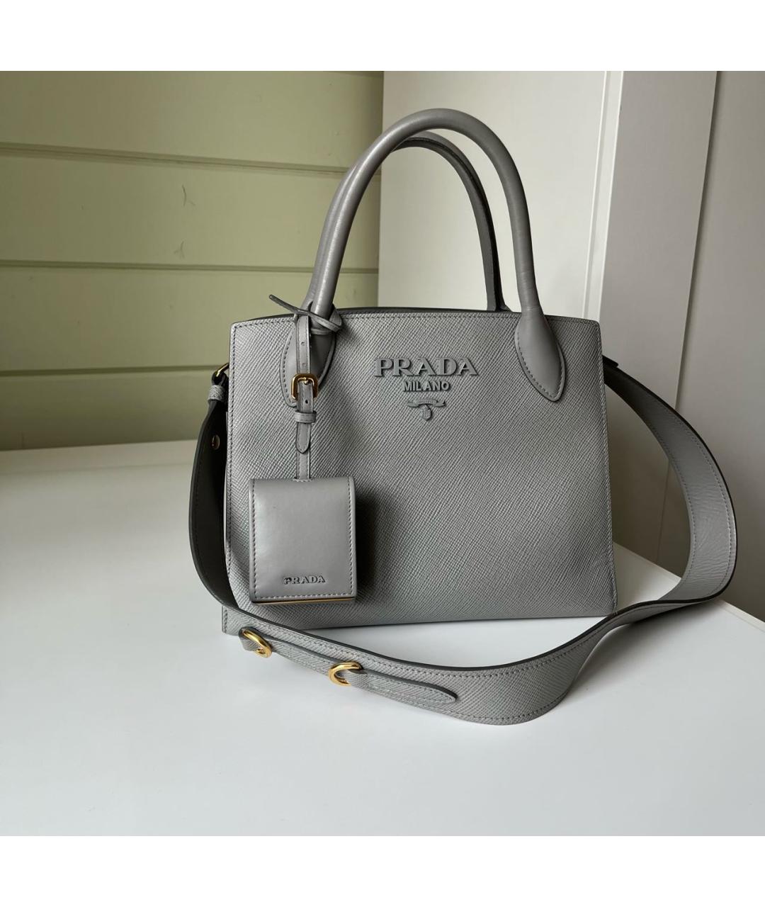 PRADA Серая кожаная сумка с короткими ручками, фото 3