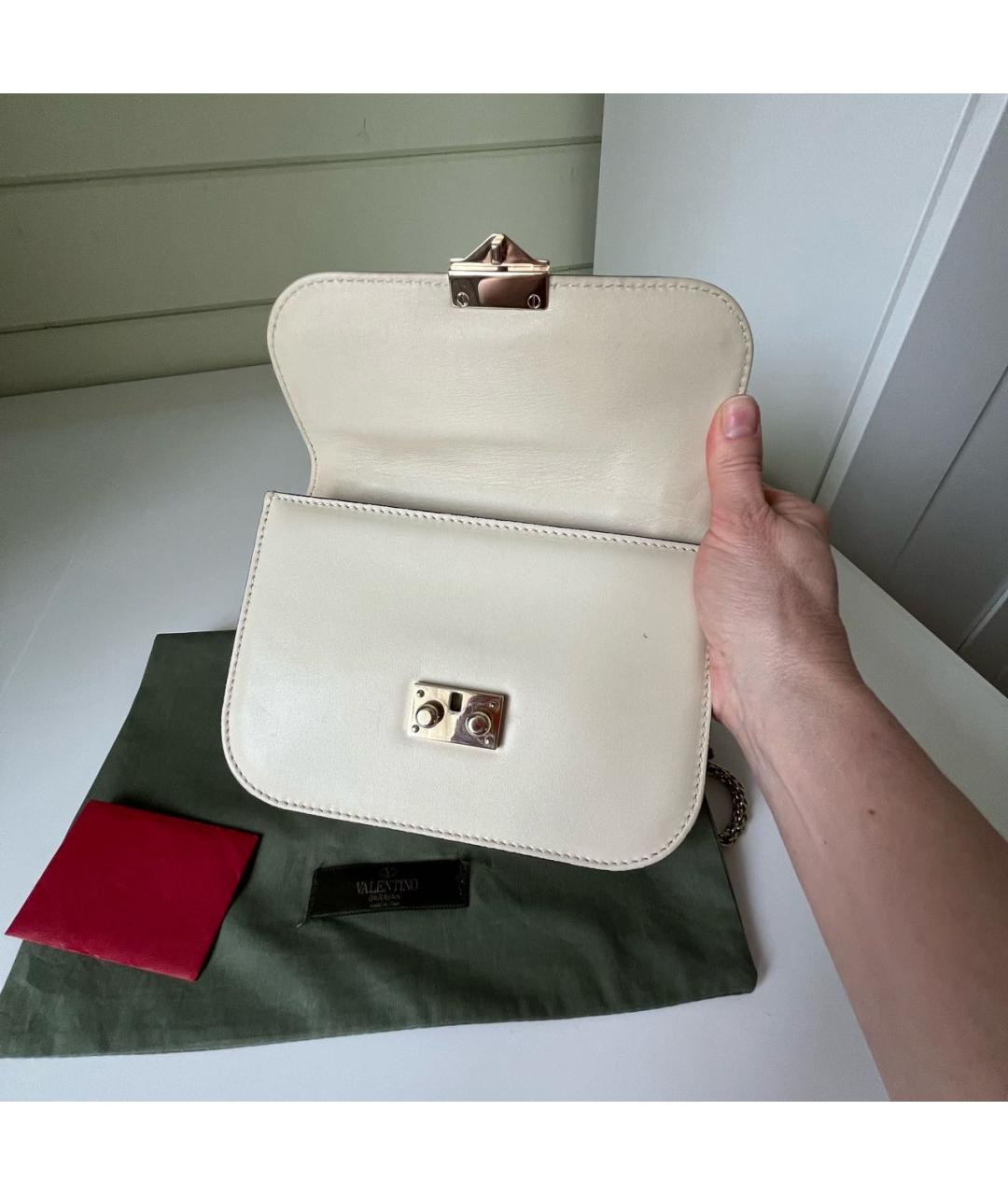 VALENTINO Бежевая кожаная сумка через плечо, фото 8