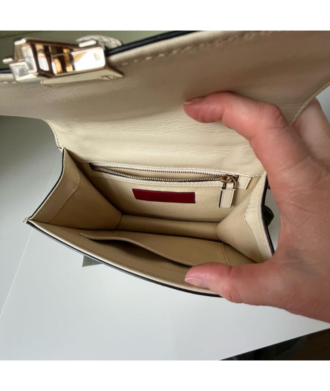 VALENTINO Бежевая кожаная сумка через плечо, фото 3