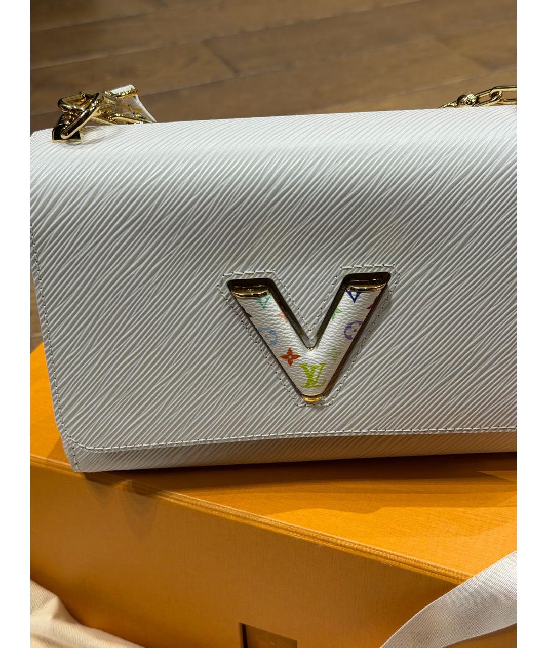 LOUIS VUITTON Белая кожаная сумка с короткими ручками, фото 5