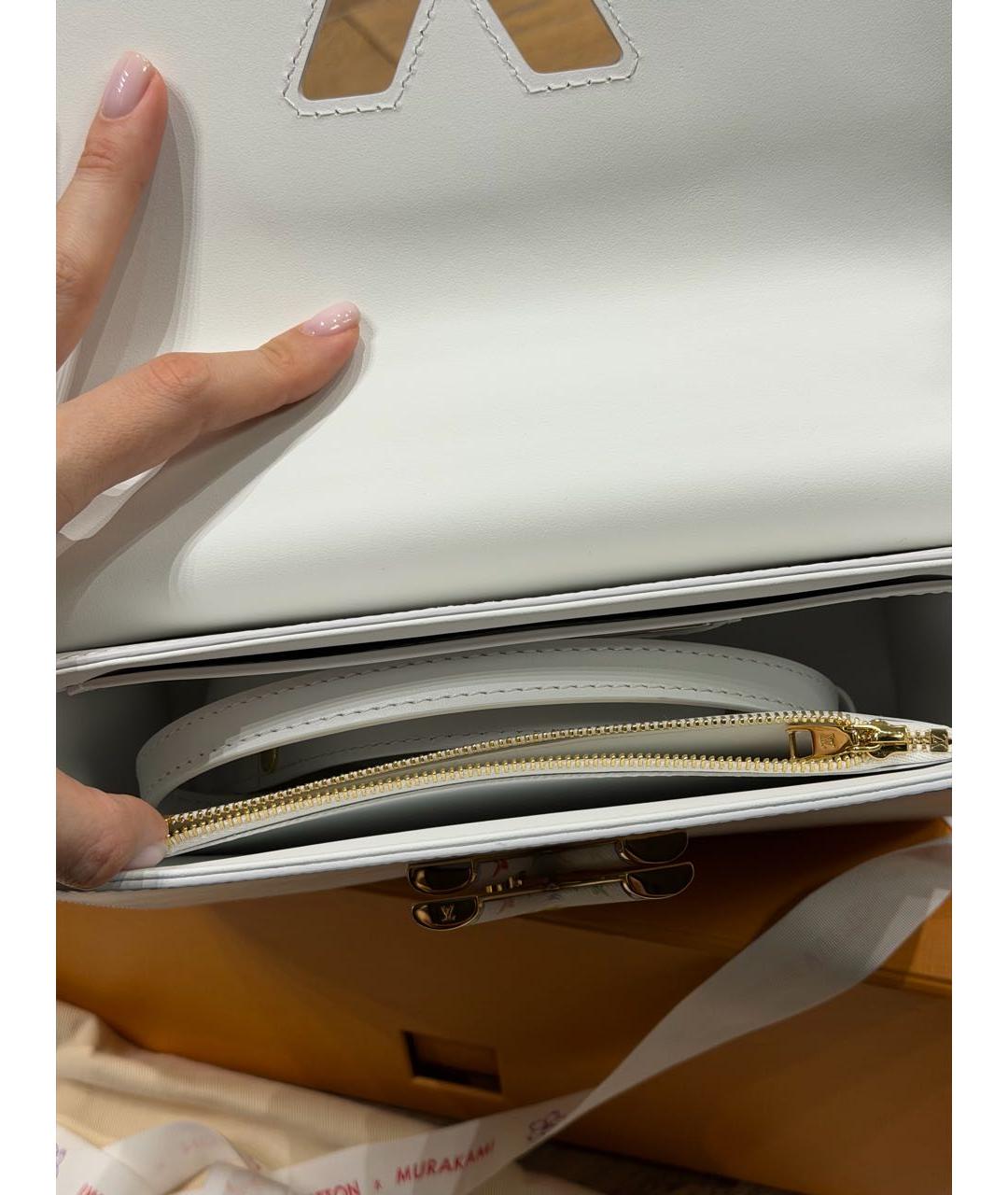LOUIS VUITTON Белая кожаная сумка с короткими ручками, фото 4