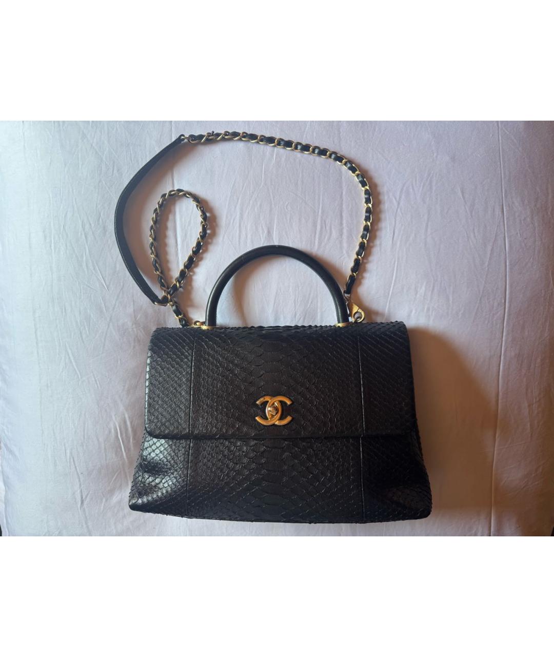 CHANEL Черная сумка с короткими ручками из экзотической кожи, фото 9