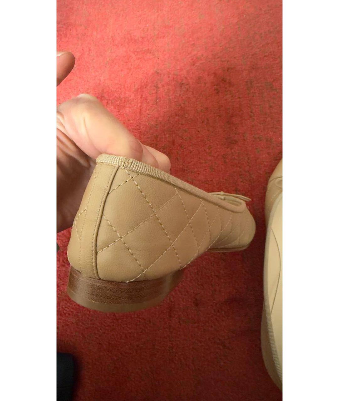 CHANEL Бежевые кожаные балетки, фото 7