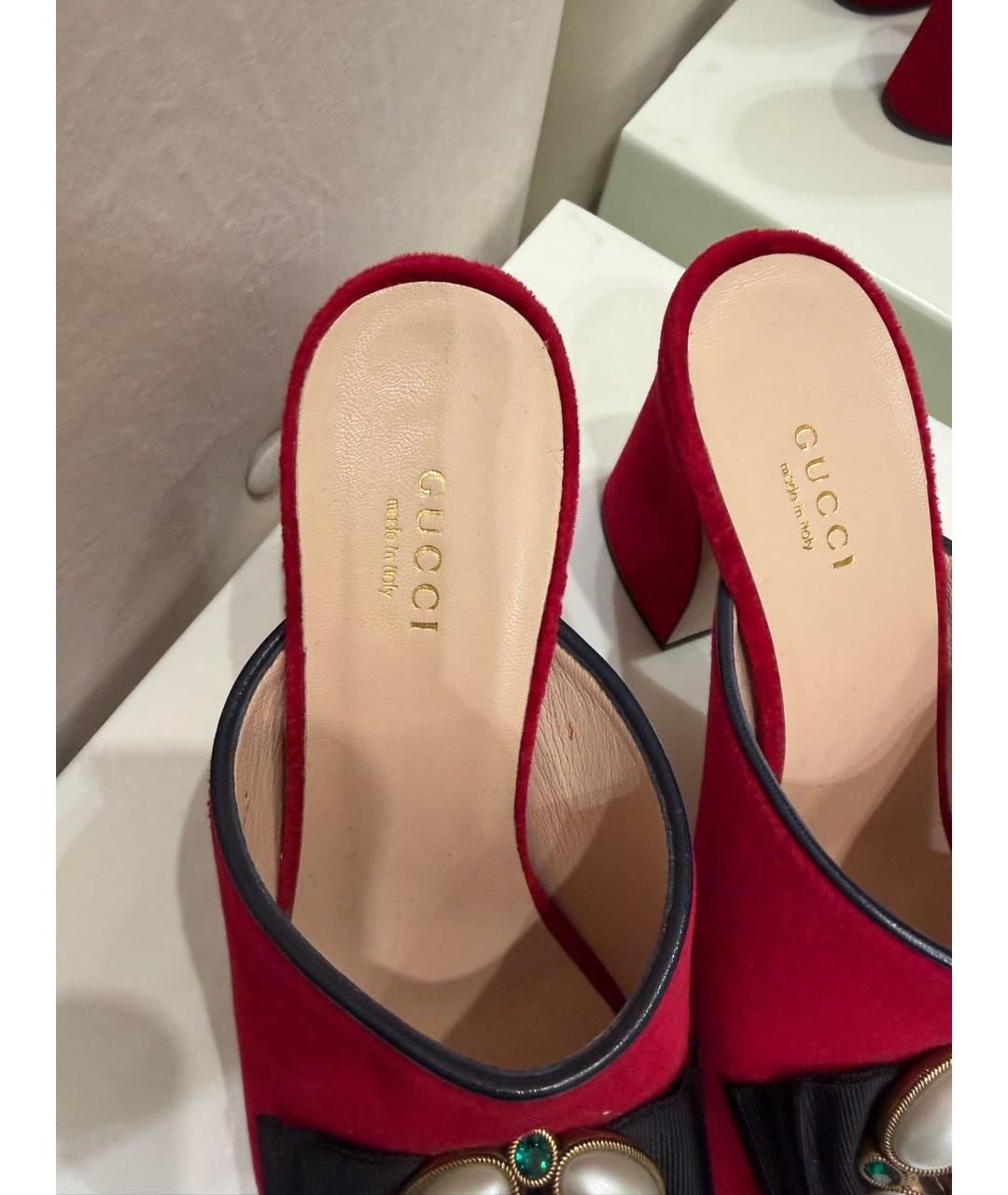 GUCCI Красные замшевые сабо, фото 3