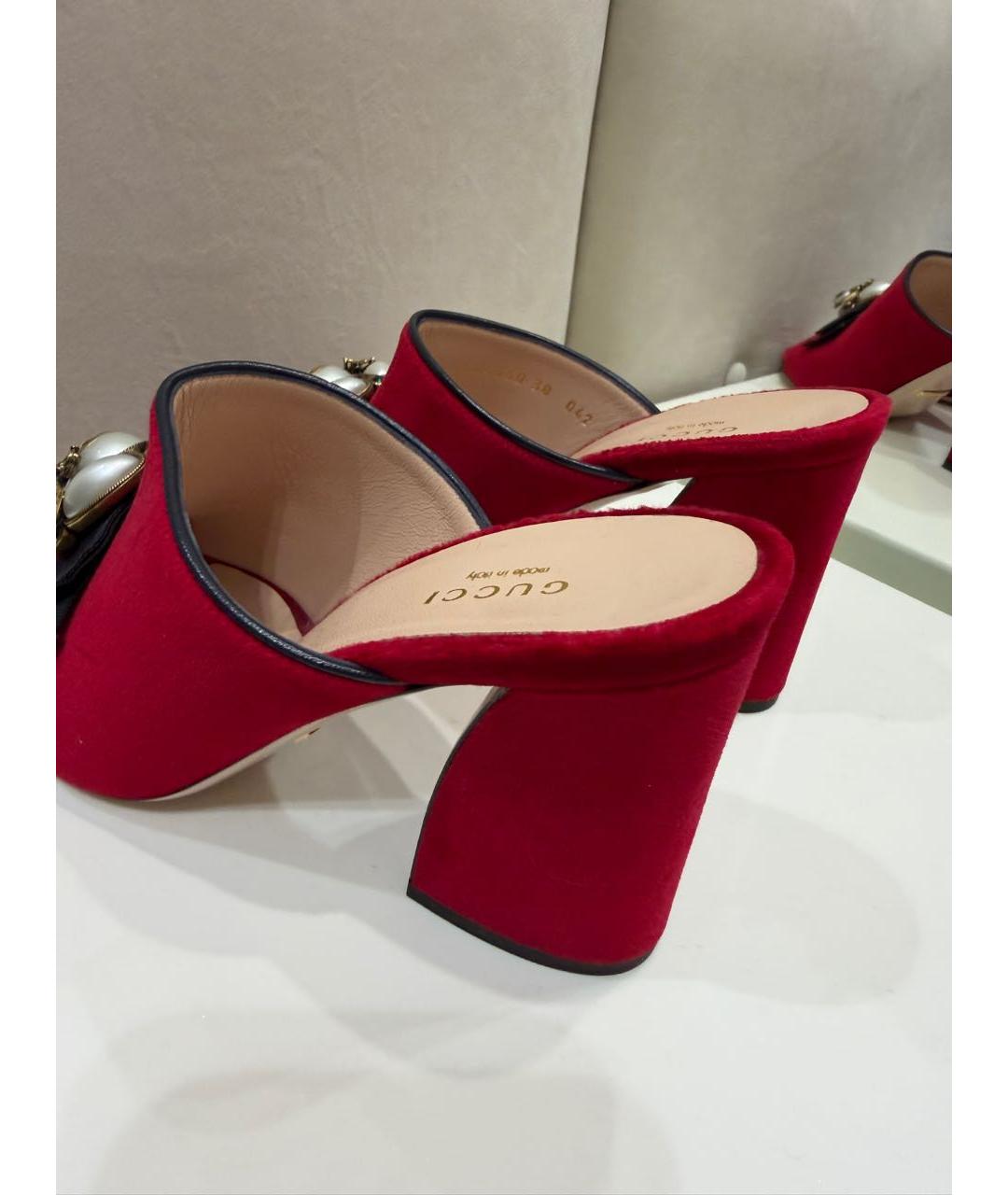 GUCCI Красные замшевые сабо, фото 2