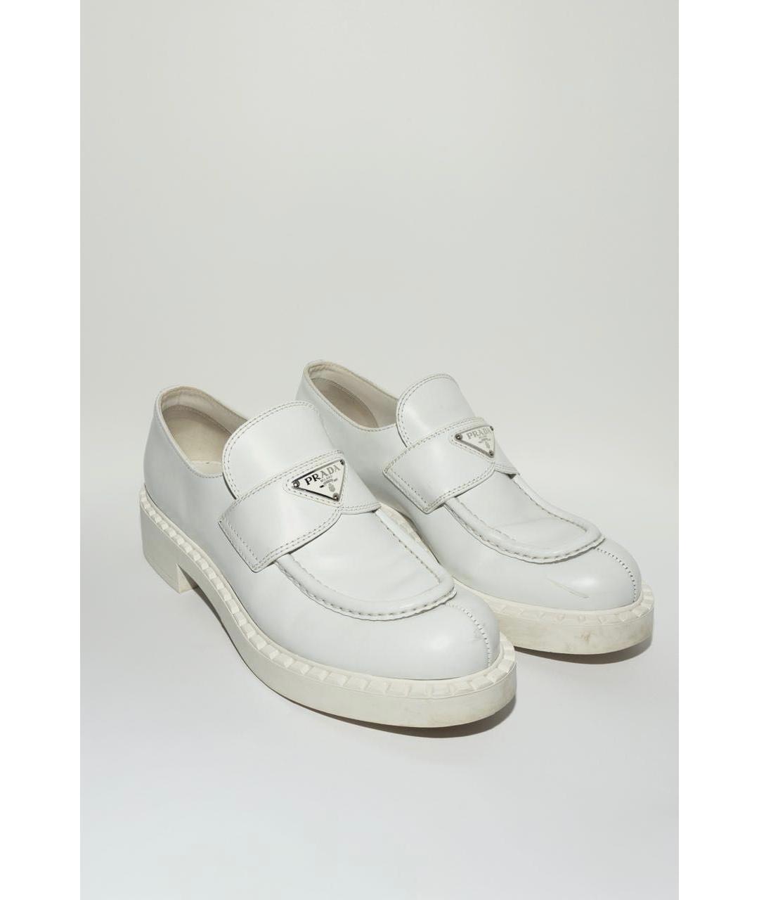 PRADA Белые кожаные лоферы, фото 2