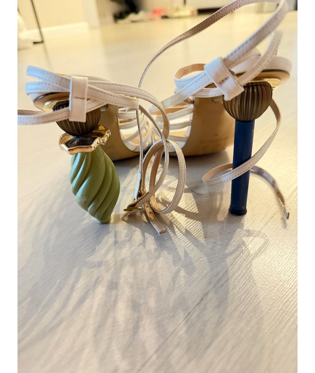 JACQUEMUS Белые кожаные босоножки, фото 3