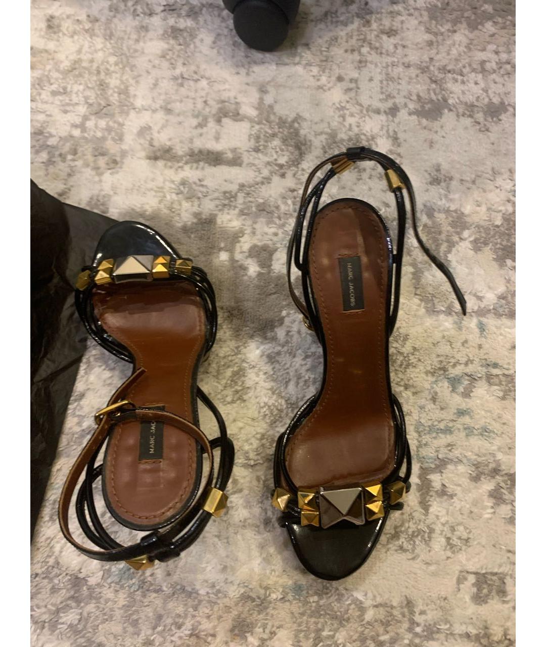 MARC JACOBS Черные босоножки из лакированной кожи, фото 7