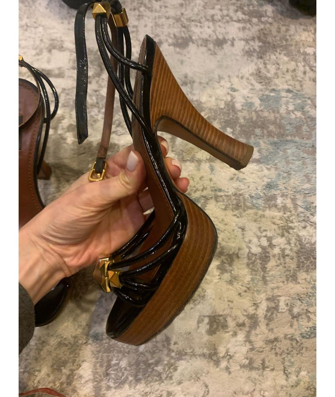 MARC JACOBS Черные босоножки из лакированной кожи, фото 6