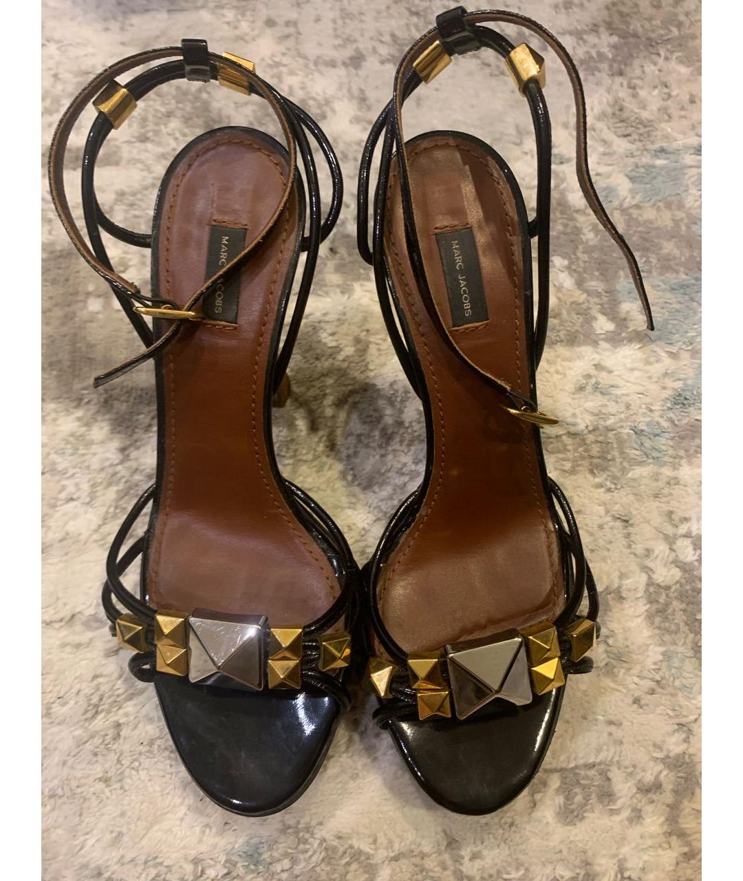 MARC JACOBS Черные босоножки из лакированной кожи, фото 2