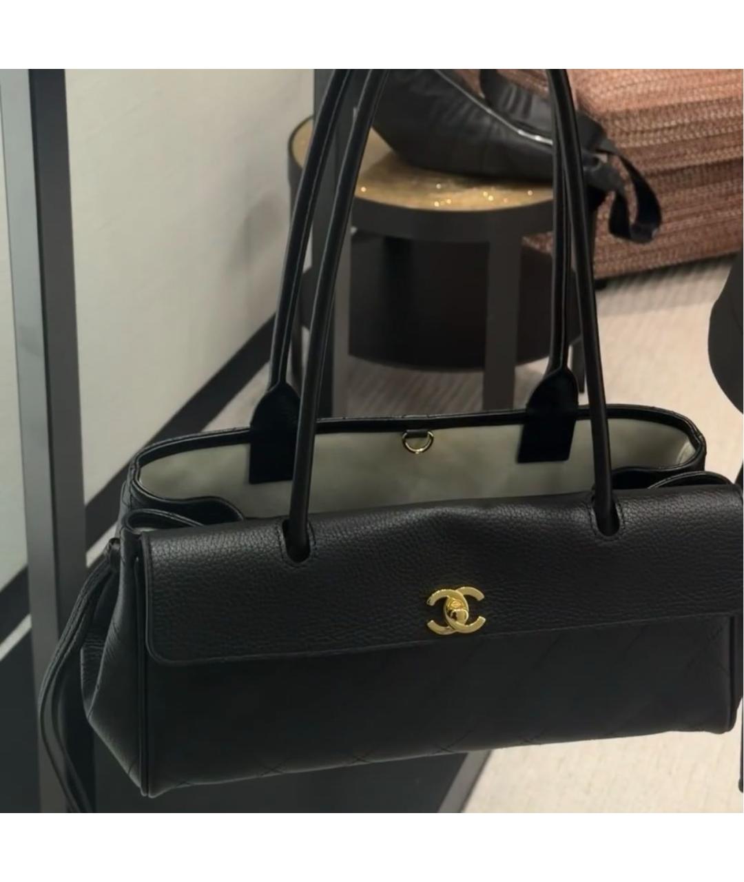 CHANEL Черная кожаная сумка через плечо, фото 4