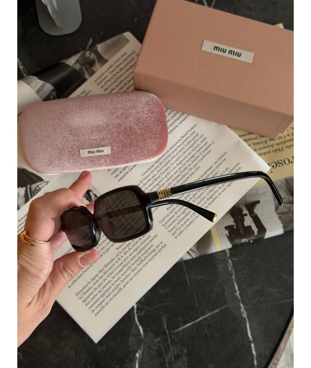 MIU MIU Черные пластиковые солнцезащитные очки, фото 4