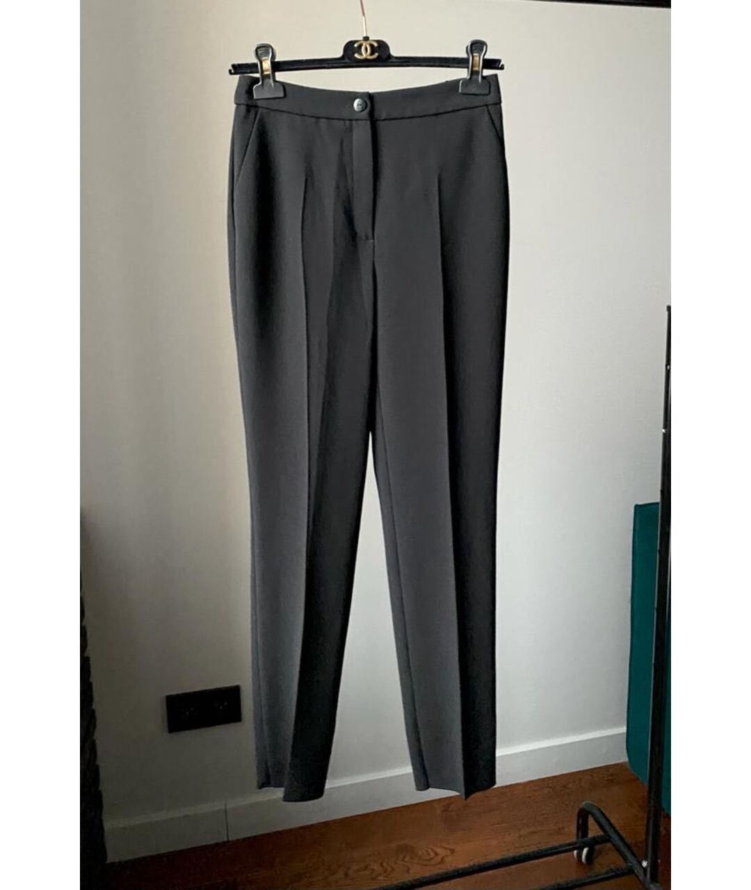 CHANEL PRE-OWNED Черные вискозные прямые брюки, фото 3