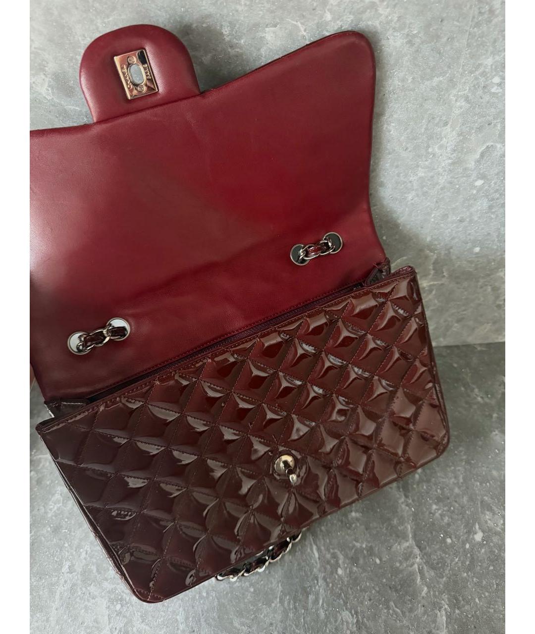 CHANEL Бордовая сумка через плечо из лакированной кожи, фото 4
