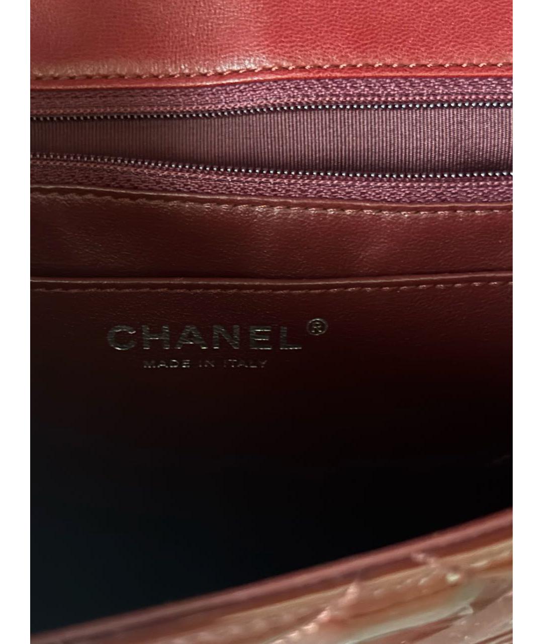 CHANEL Бордовая сумка через плечо из лакированной кожи, фото 6