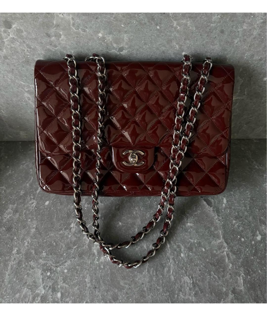 CHANEL Бордовая сумка через плечо из лакированной кожи, фото 7