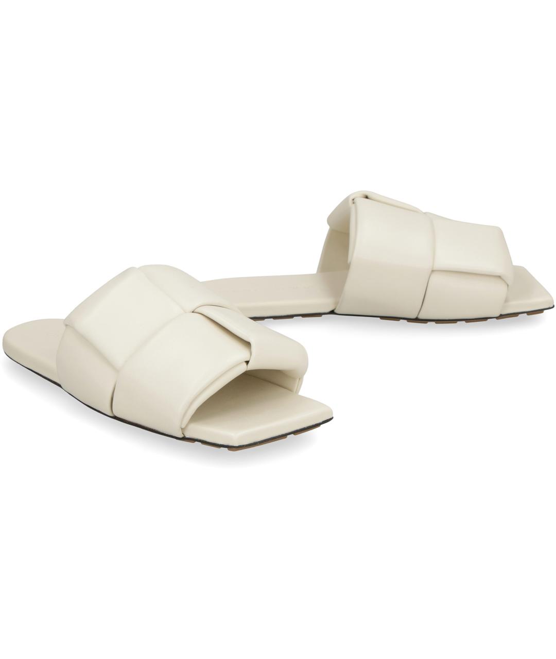 BOTTEGA VENETA Бежевые кожаные шлепанцы, фото 3
