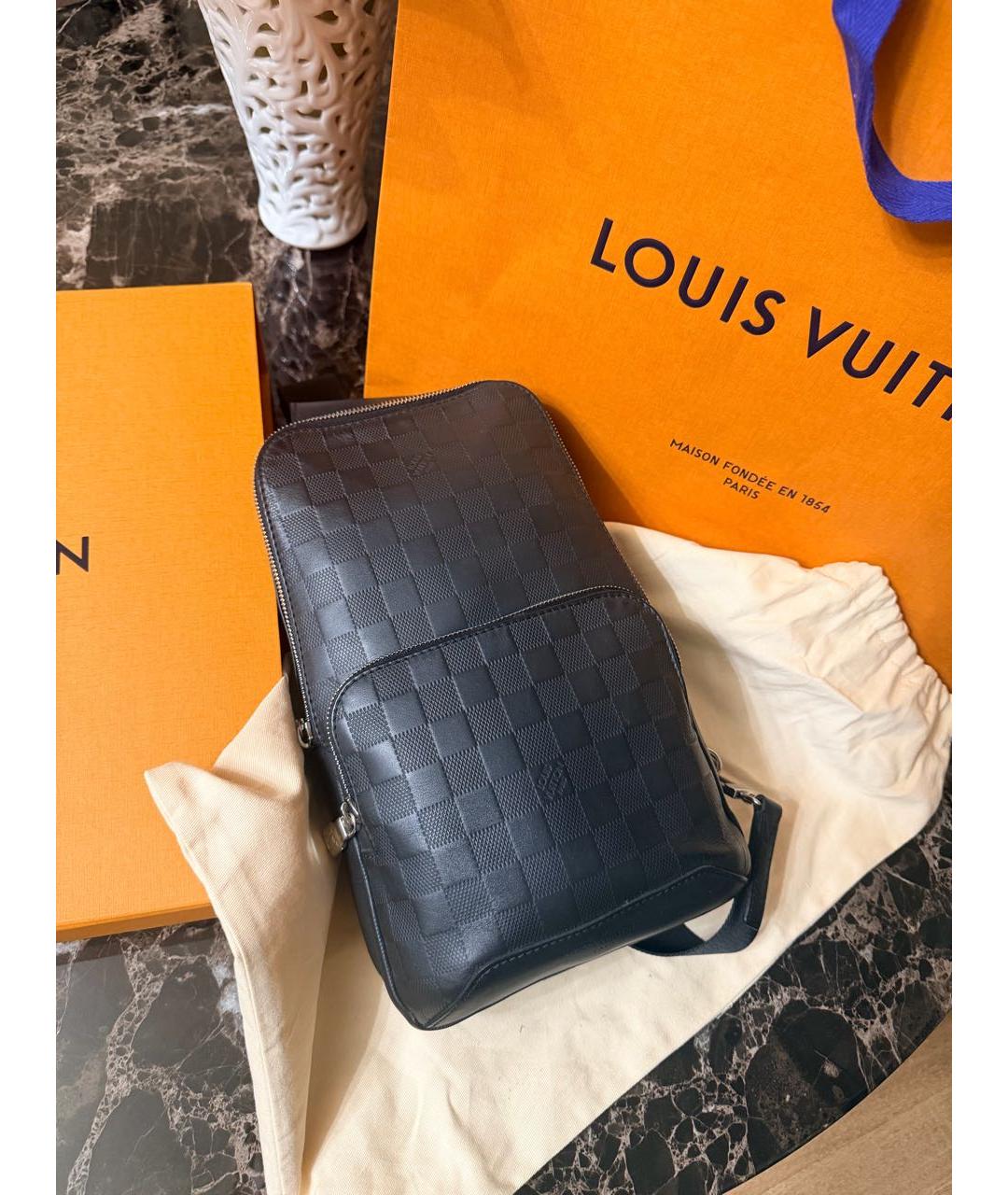 LOUIS VUITTON Черная кожаная сумка на плечо, фото 2