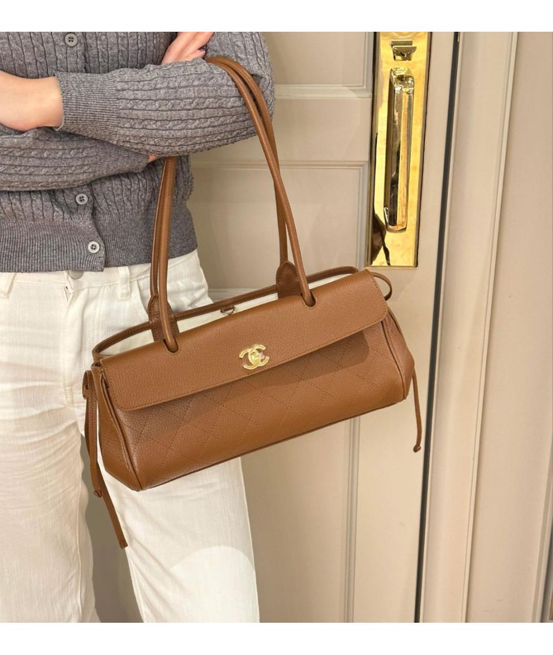CHANEL Коричневая кожаная сумка через плечо, фото 4