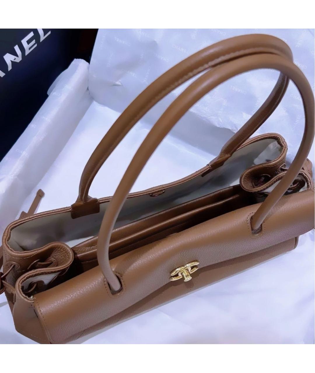 CHANEL Коричневая кожаная сумка через плечо, фото 7