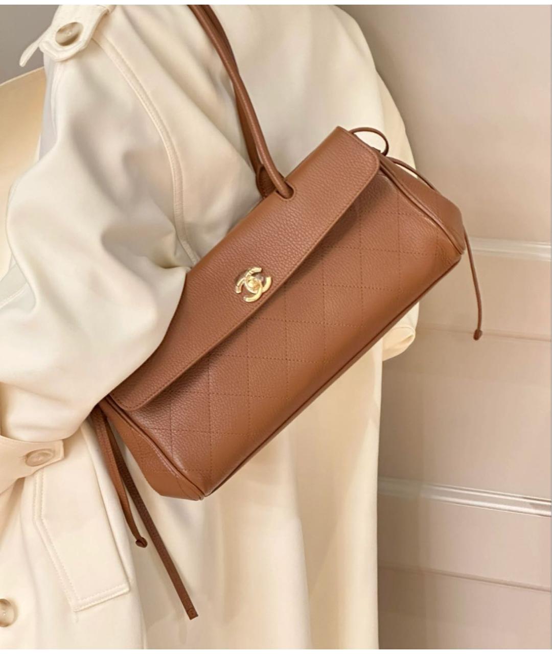 CHANEL Коричневая кожаная сумка через плечо, фото 3